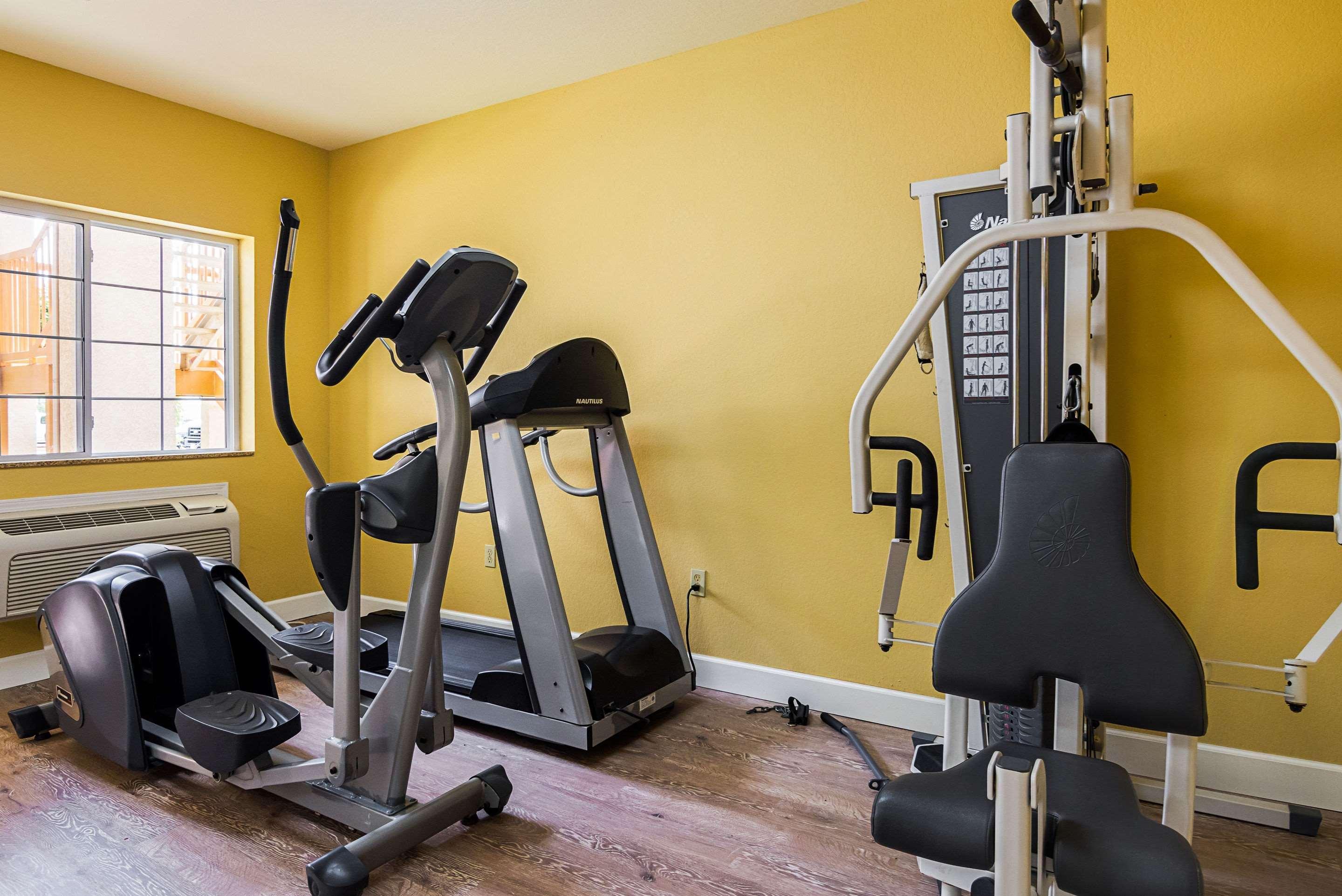 Econo Lodge Inn & Suites Bryant Buitenkant foto