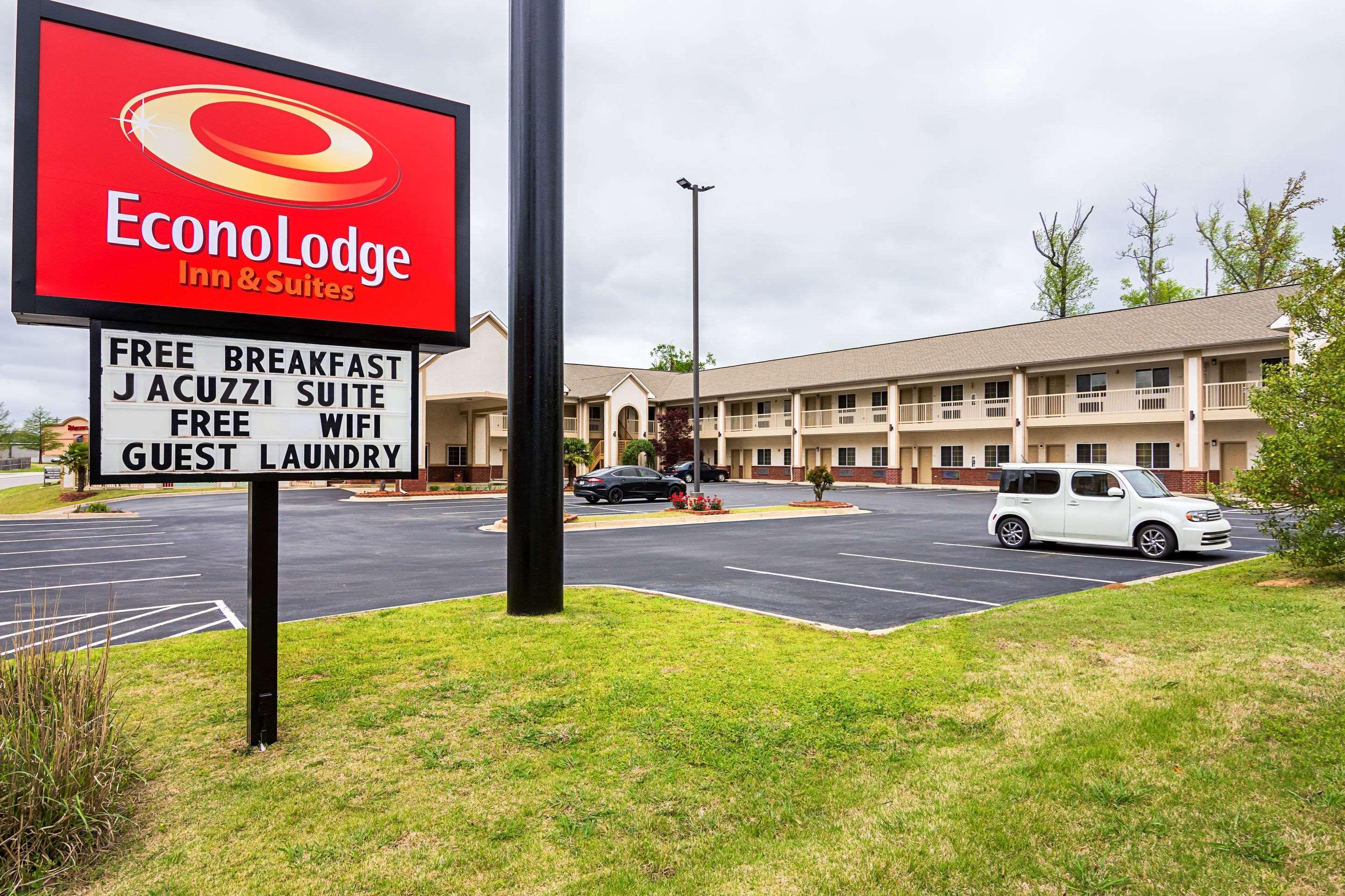 Econo Lodge Inn & Suites Bryant Buitenkant foto