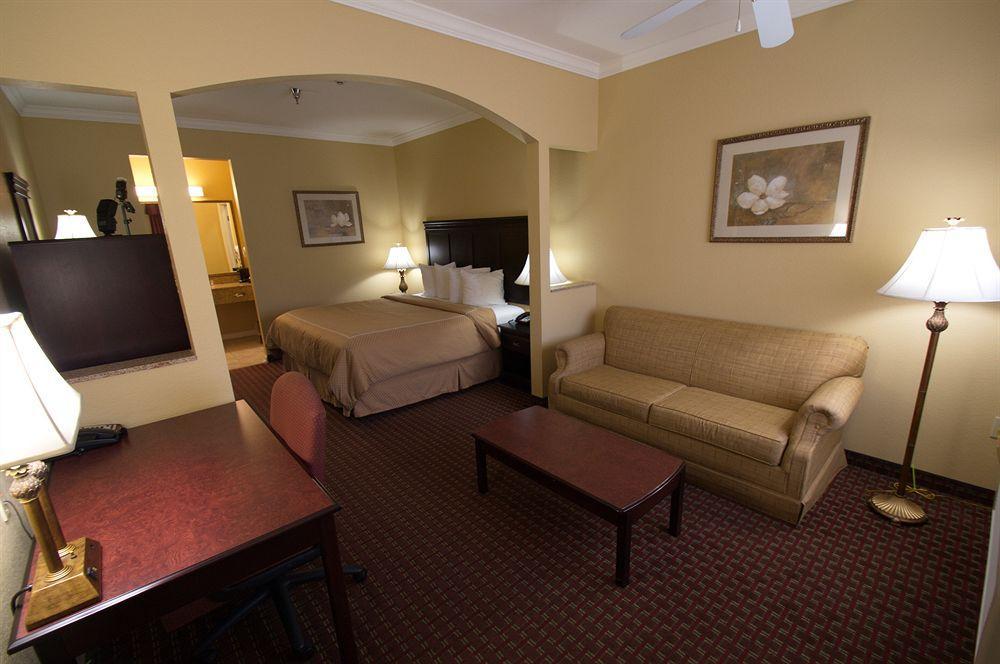 Econo Lodge Inn & Suites Bryant Buitenkant foto