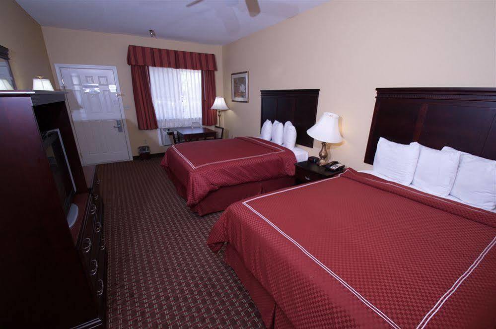 Econo Lodge Inn & Suites Bryant Buitenkant foto